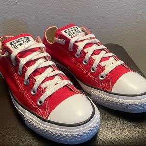 Chuck Taylor All Star Classic Men’s 7•5(Women’s 9•5)